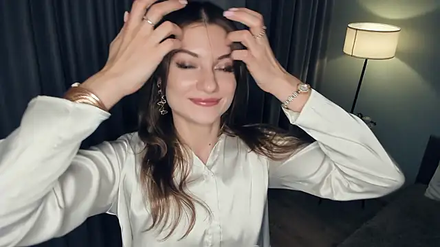 Snapshot of SoniKDesire chatting on February 18, 2026, 7:43 pm SoniKDesire online show from February 18, 2026, 7:43 pm