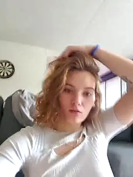 sweetsophie69 online show from March 31, 2026, 10:59 am