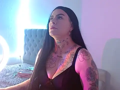 mia vantt online show from February 16, 2026, 7:10 pm