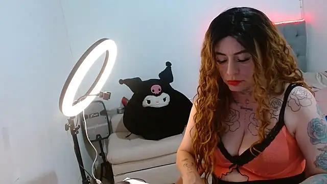 mia vantt online show from April 13, 2026, 8:47 pm