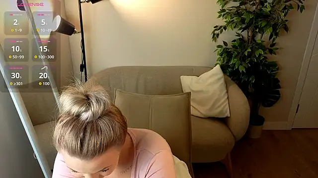 Snapshot of AngellDreamss chatting on February 28, 2026, 10:33 pm AngellDreamss online show from February 28, 2026, 10:33 pm