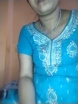 Nency Love143 online show from May 13, 2026, 6:49 pm