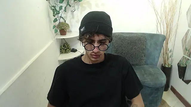 AaronBeer  online show from February 26, 2026, 11:42 am