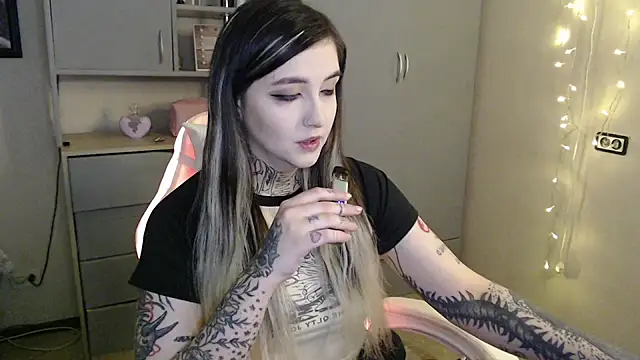 Rin Tozier online show from March 21, 2026, 1:32 am