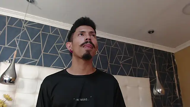 Snapshot of NoaahTylor chatting on February 11, 2026, 8:14 pm NoaahTylor online show from February 11, 2026, 8:14 pm