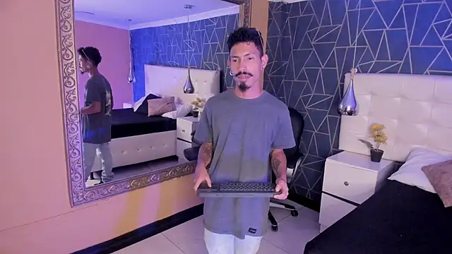 NoaahTylor online show from March 25, 2026, 9:10 pm