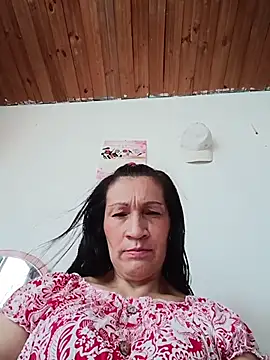 Snapshot of Layla_Zaid chatting on May 28, 2026, 4:04 pm Layla Zaid online show from May 28, 2026, 4:04 pm