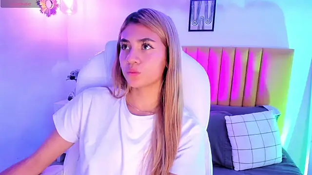 Chris Velvett online show from April 16, 2026, 9:39 pm