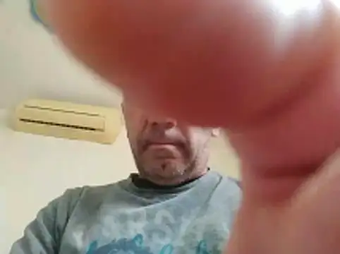 Snapshot of davidgra19788 chatting on April 2, 2026, 9:29 am davidgra19788 online show from April 2, 2026, 9:29 am