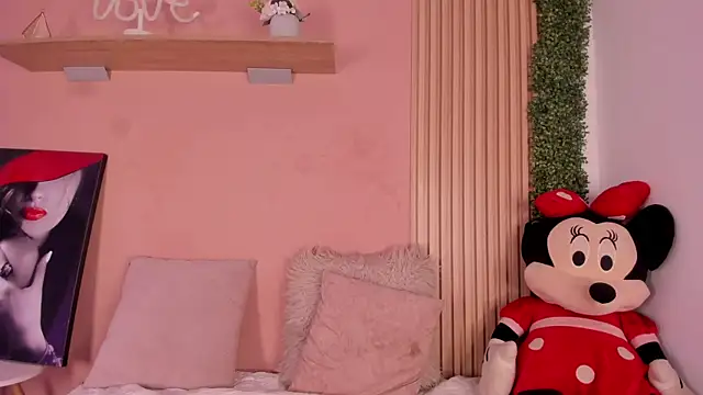 Snapshot of Winnie_cutee chatting on June 25, 2026, 5:12 am Winnie cutee online show from June 25, 2026, 5:12 am
