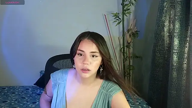 Scarlett Laurent online show from February 25, 2026, 1:21 pm