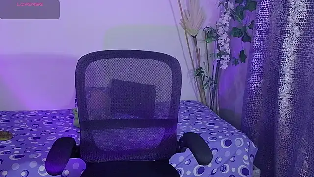 Scarlett Laurent online show from March 11, 2026, 5:13 am