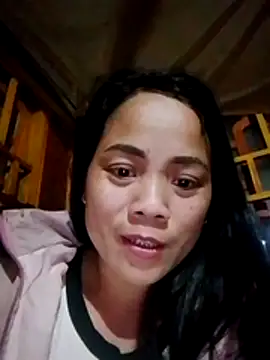 Snapshot of molly-xx chatting on February 19, 2026, 10:33 am molly-xx online show from February 19, 2026, 10:33 am