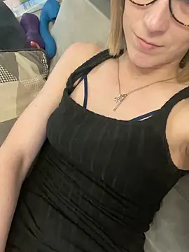Snapshot of blondie-27 chatting on May 10, 2026, 3:50 pm blondie-27 online show from May 10, 2026, 3:50 pm