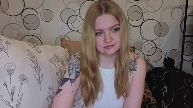 AnitaXVine online show from June 1, 2026, 6:53 pm