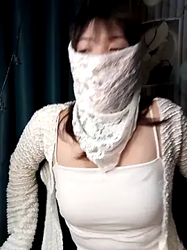 Snapshot of Girl-crazy1 chatting on April 10, 2026, 3:28 pm Girl-crazy1 online show from April 10, 2026, 3:28 pm