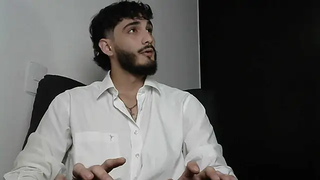 Snapshot of LovexJuxn8 chatting on February 23, 2026, 7:11 pm LovexJuxn8 online show from February 23, 2026, 7:11 pm