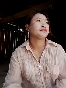 bany-lee online show from April 13, 2026, 1:22 am