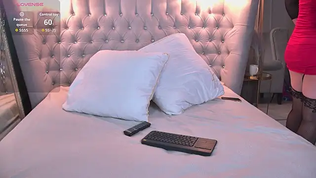 RubyReeves online show from March 1, 2026, 6:37 am