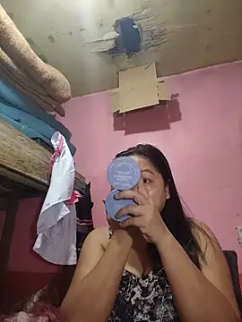 sweety pie18 online show from April 1, 2026, 11:57 pm