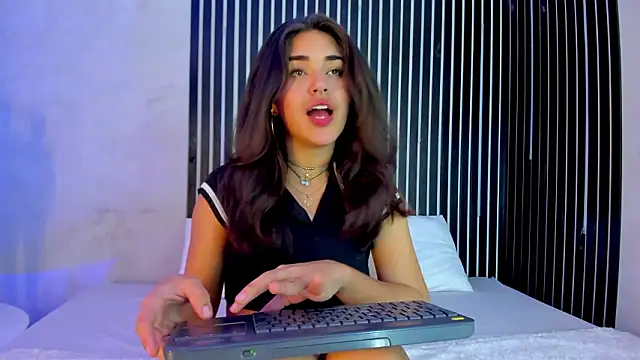 Snapshot of melodyphillips_2_ chatting on February 24, 2026, 5:16 am melodyphillips 2 online show from February 24, 2026, 5:16 am