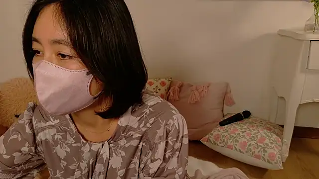 Mochi-Momo online show from April 17, 2026, 2:42 pm