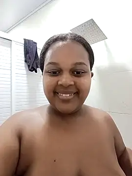 PerlaCurvasgrandes online show from February 21, 2026, 10:55 pm