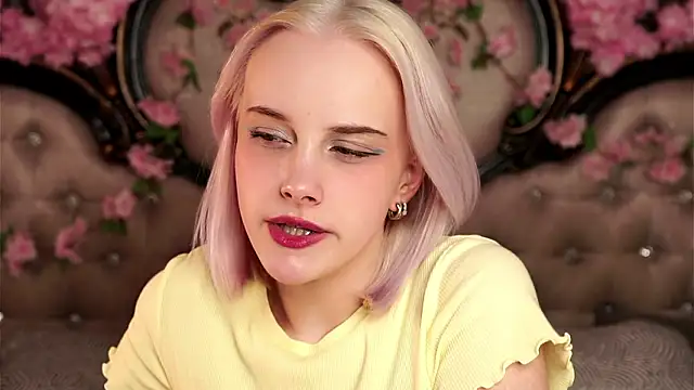 KirstinMcgeady online show from March 15, 2026, 12:11 pm