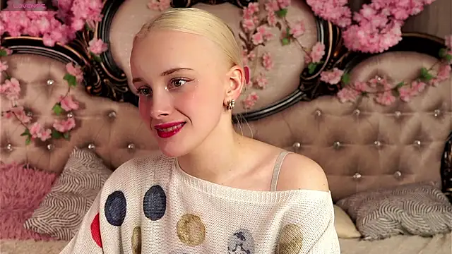 KirstinMcgeady online show from March 22, 2026, 11:35 am