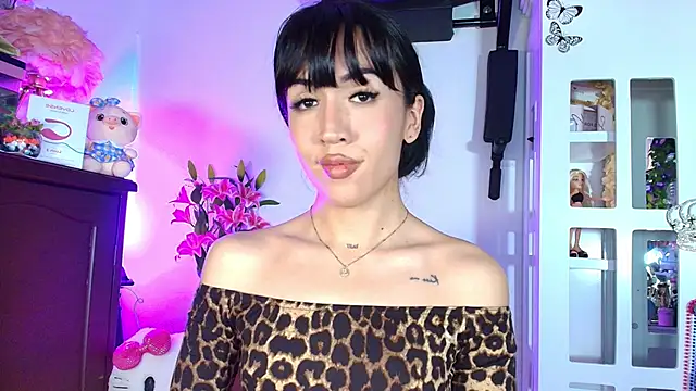 Snapshot of Yiyii chatting on May 11, 2026, 8:06 pm Yiyii online show from May 11, 2026, 8:06 pm