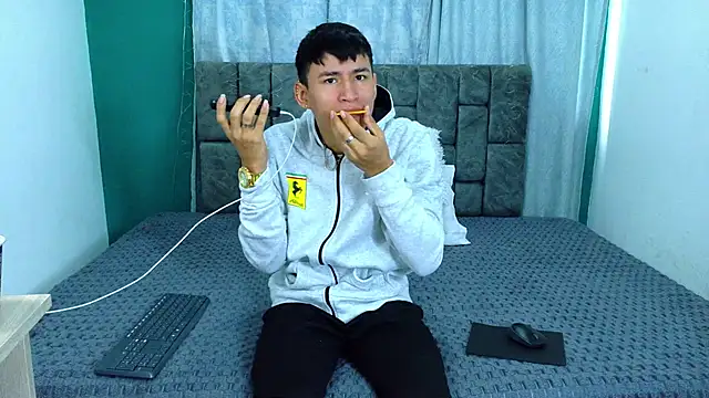 Snapshot of NicolasTorrez chatting on February 19, 2026, 1:18 pm NicolasTorrez online show from February 19, 2026, 1:18 pm