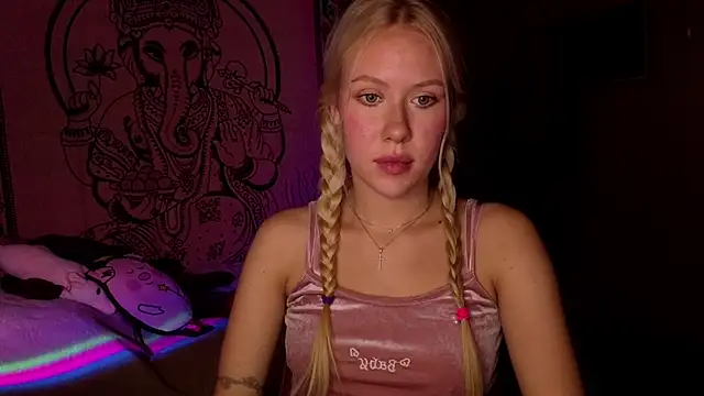 pureeangel online show from February 18, 2026, 6:48 pm