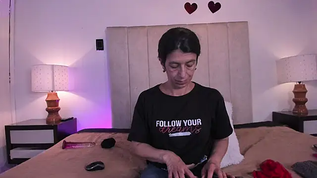 MissMilf  online show from July 1, 2026, 8:08 pm