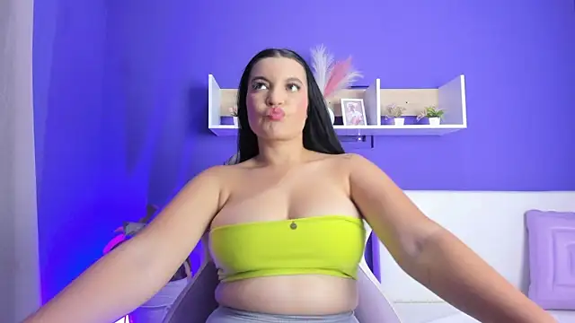 Zoe Curvy  online show from February 13, 2026, 8:38 pm