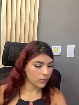 Snapshot of LolaSteven chatting on February 12, 2026, 7:53 pm LolaSteven online show from February 12, 2026, 7:53 pm