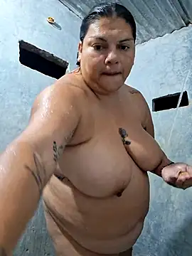 Juli Powl online show from April 12, 2026, 12:37 am