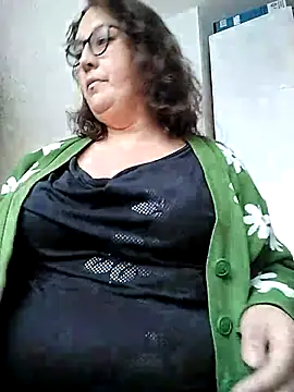 Snapshot of _Saraqueen chatting on February 18, 2026, 3:52 pm Saraqueen online show from February 18, 2026, 3:52 pm