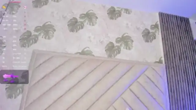 Snapshot of SarahRizof chatting on April 10, 2026, 5:23 am SarahRizof online show from April 10, 2026, 5:23 am