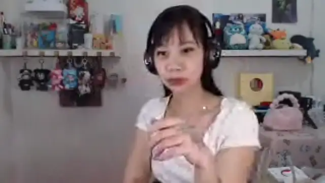 GloryKulikowski online show from March 16, 2026, 2:17 am