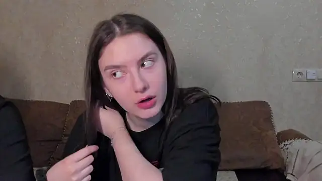 love lina muuur online show from February 24, 2026, 8:07 pm