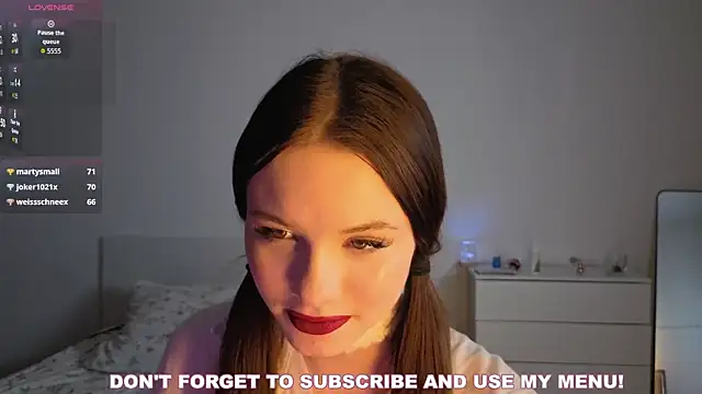 SirenBeatrice online show from April 12, 2026, 11:48 am