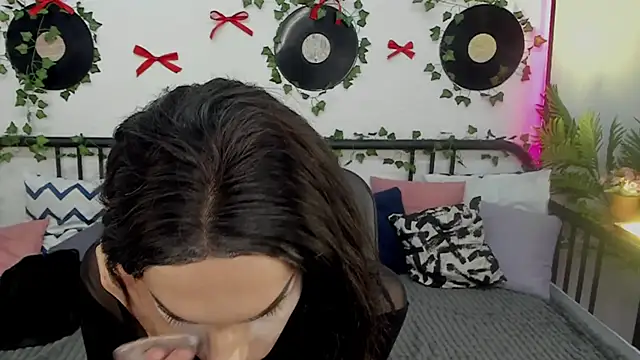 MadisonEsprit online show from March 3, 2026, 3:12 am