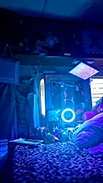 Snapshot of issyamazin chatting on February 26, 2026, 11:59 pm issyamazin online show from February 26, 2026, 11:59 pm