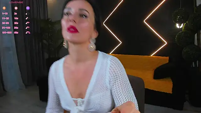Snapshot of Shanita_moon chatting on July 21, 2026, 4:20 pm Shanita moon online show from July 21, 2026, 4:20 pm