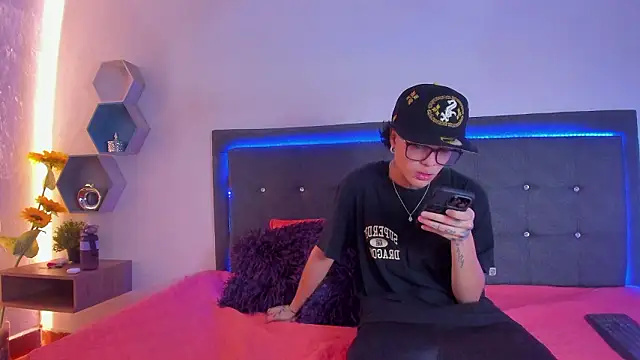 Ale cuzz online show from February 26, 2026, 2:27 pm