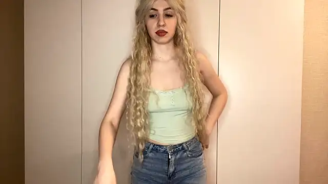 Snapshot of LudieWestre chatting on February 28, 2026, 5:03 pm LudieWestre online show from February 28, 2026, 5:03 pm