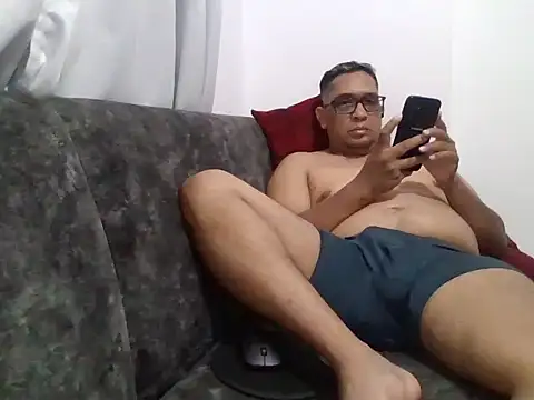 Snapshot of gordogruesa chatting on March 18, 2026, 1:31 am gordogruesa online show from March 18, 2026, 1:31 am