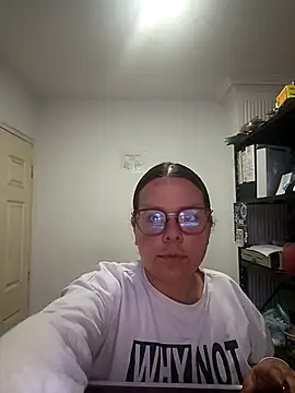 Snapshot of Blanquita_vip chatting on February 26, 2026, 12:37 pm Blanquita vip online show from February 26, 2026, 12:37 pm