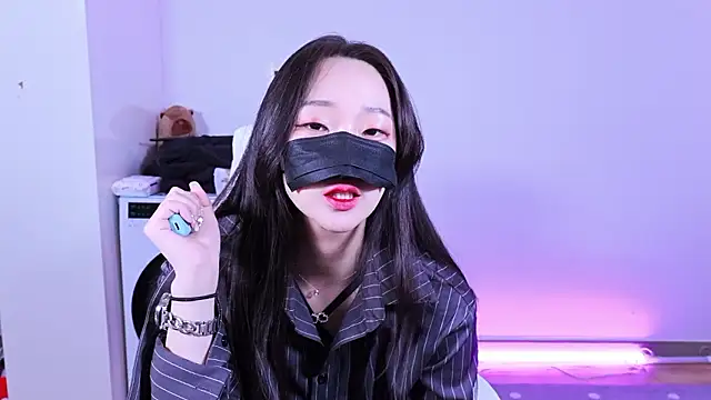 sodami01 online show from April 9, 2026, 2:33 pm