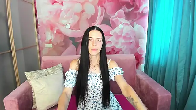 Snapshot of NoirDiva chatting on July 7, 2026, 7:34 am NoirDiva online show from July 7, 2026, 7:34 am